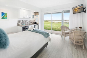 Studio on Morgo over looking the ocean and rivers, Urunga